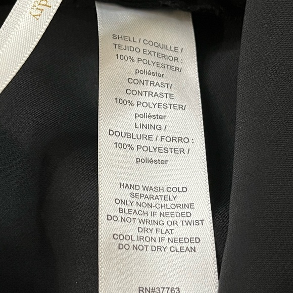 Laundry by Shelli Segal black sequined sleeveless blouse size 10 - Picture 7 of 7